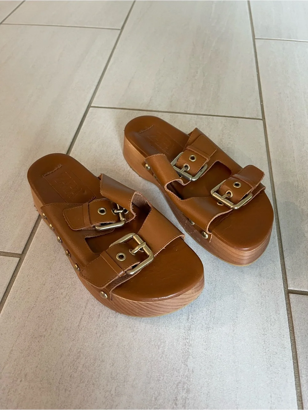 Zara Brown Double-Buckle Platform Slide Sandals - Picture 3 of 4